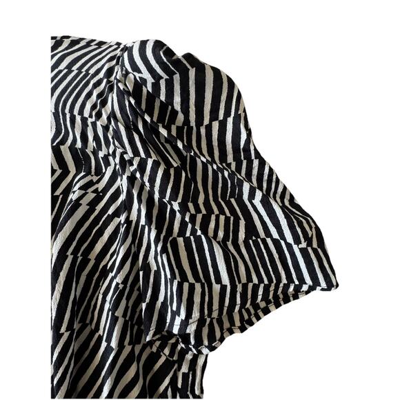 Open Edit Zebra Striped 3X Almost‎ Backless Puffy Sleeve Cropped Blouse Gorgeous - Picture 4 of 9